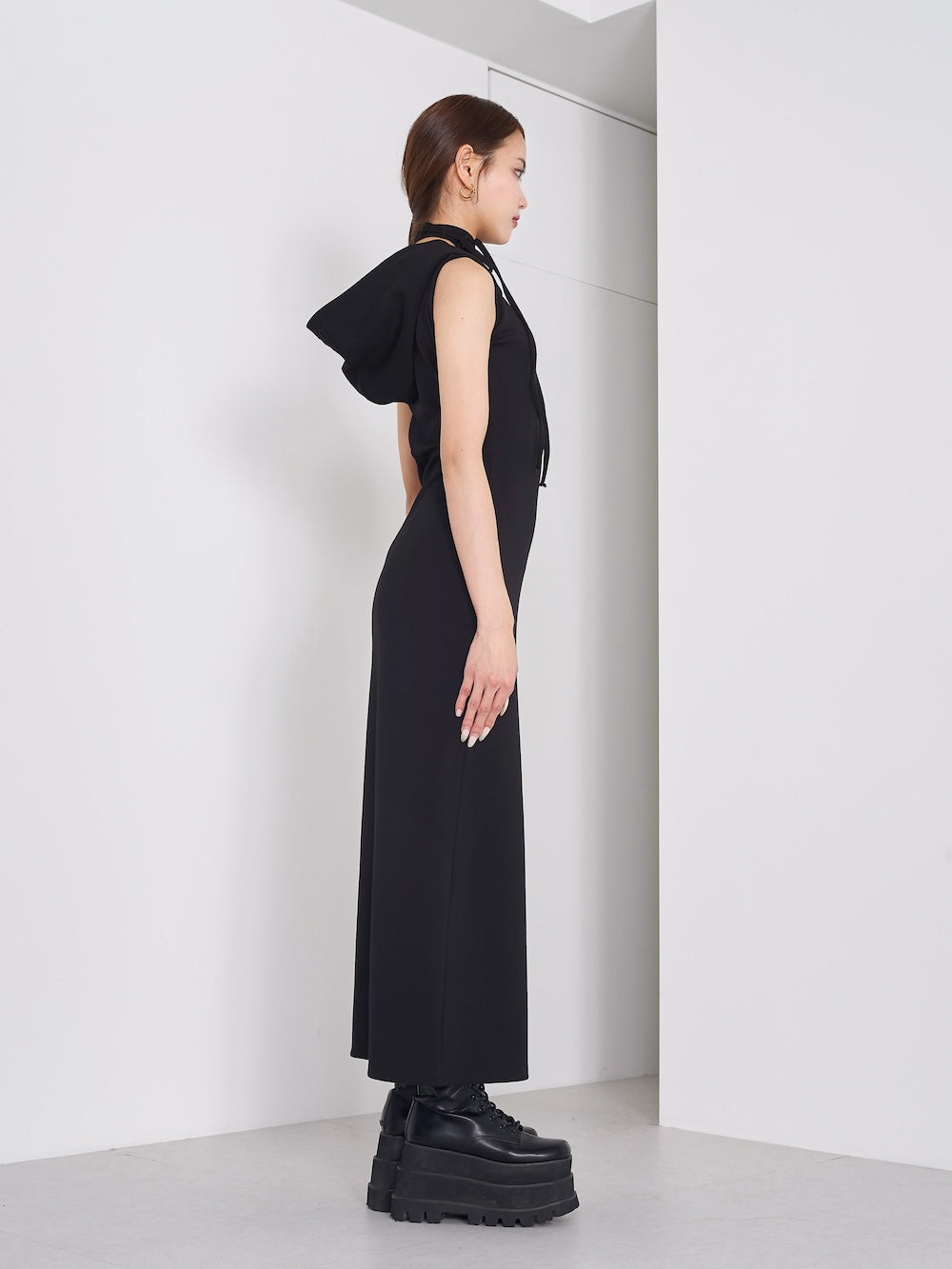 モデル:163cm(着用サイズ:FREE 着用カラー:BLK)