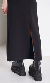 モデル:163cm(着用サイズ:FREE 着用カラー:BLK)