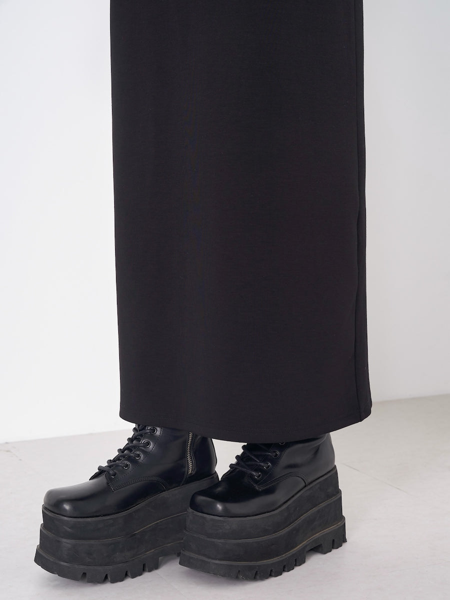 モデル:163cm(着用サイズ:FREE 着用カラー:BLK)