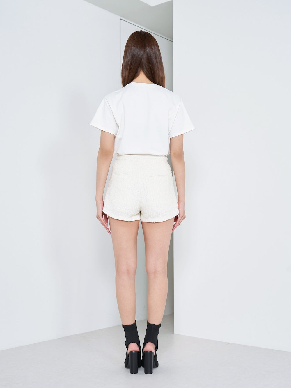 モデル:163cm(着用サイズ:S 着用カラー:WHT)