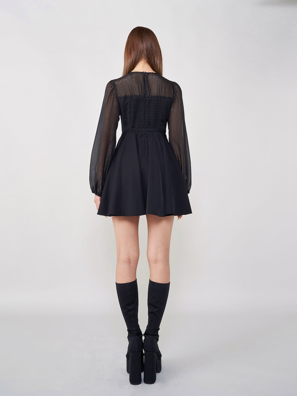 モデル:163cm(着用サイズ:FREE 着用カラー:BLK)