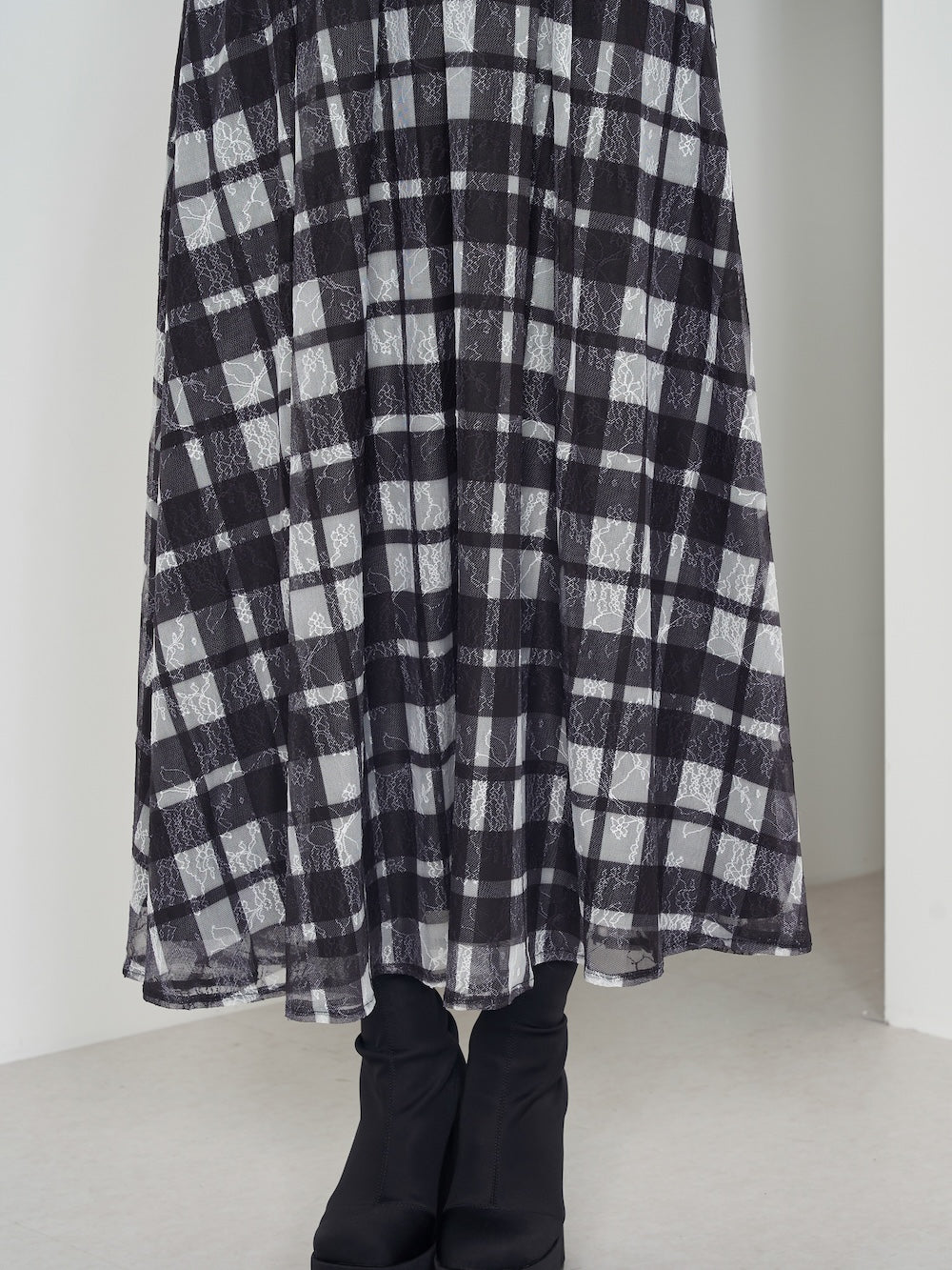モデル:163cm(着用サイズ:FREE 着用カラー:BLK)