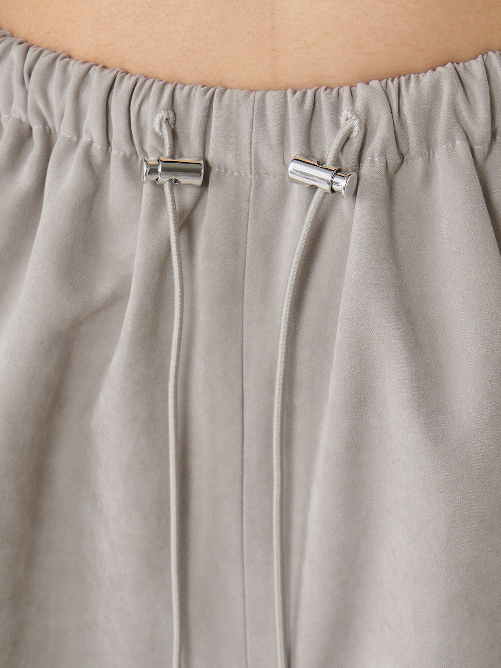 モデル:163cm(着用サイズ:FREE 着用カラー:GRY)
