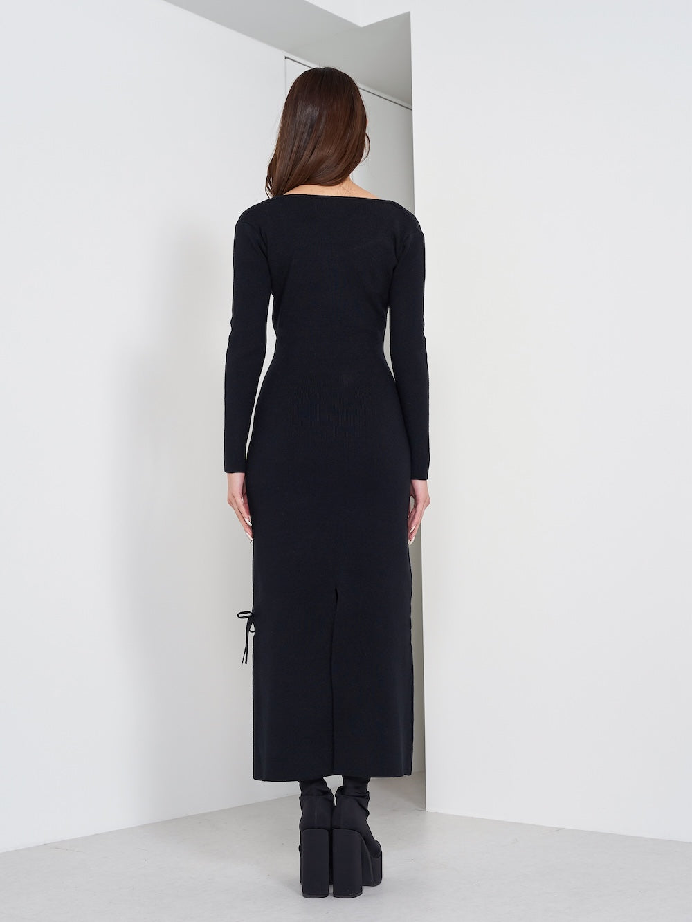 モデル:163cm(着用サイズ:FREE 着用カラー:BLK)