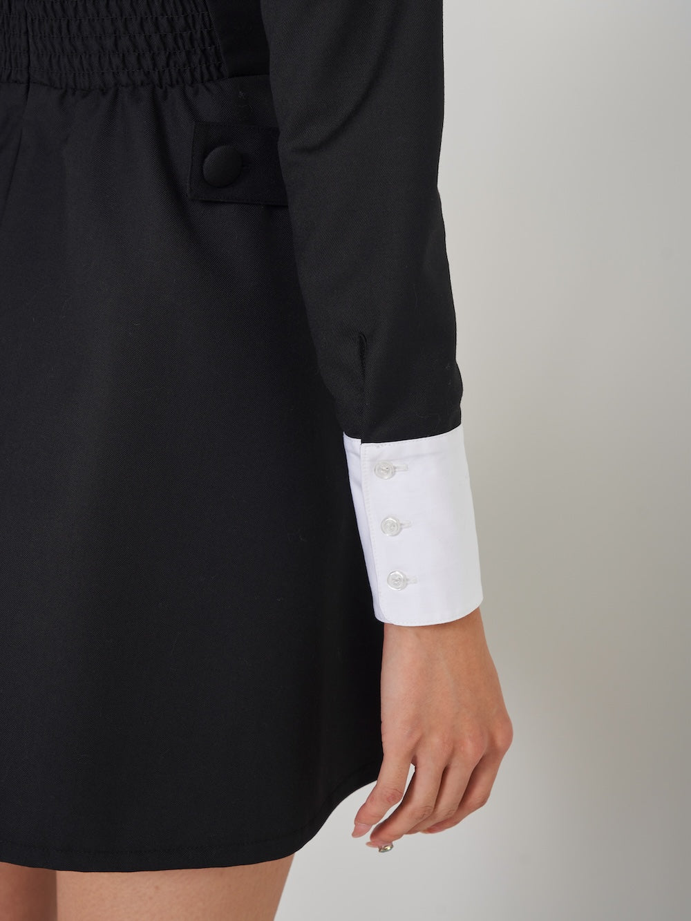 モデル:163cm(着用サイズ:FREE 着用カラー:BLK)