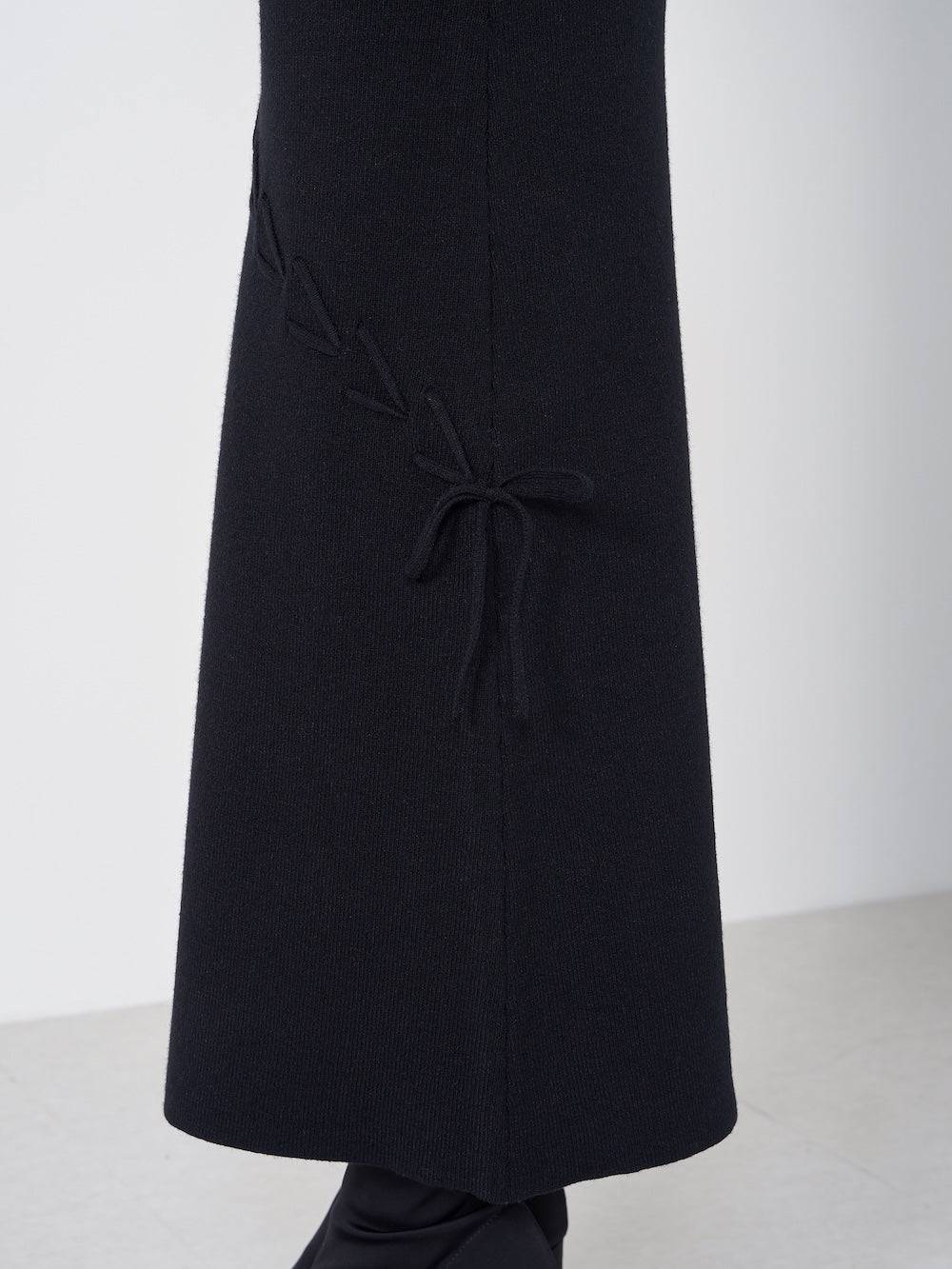 モデル:163cm(着用サイズ:FREE 着用カラー:BLK)