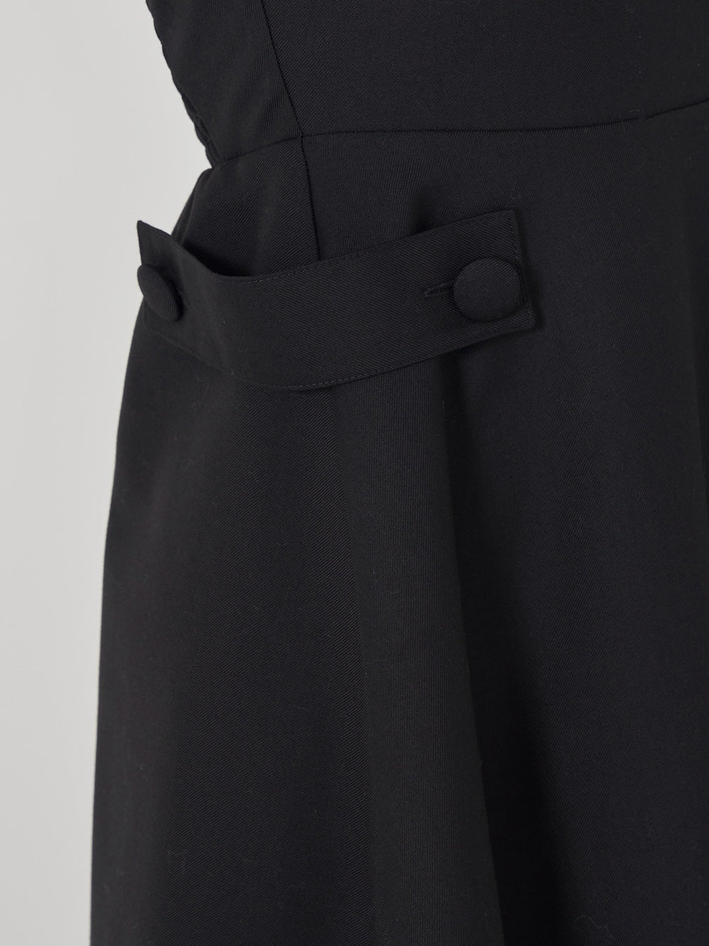 モデル:163cm(着用サイズ:FREE 着用カラー:BLK)