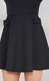 モデル:163cm(着用サイズ:FREE 着用カラー:BLK)