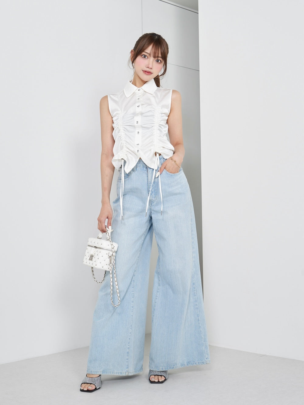 モデル:163cm(着用サイズ:FREE 着用カラー:WHT)