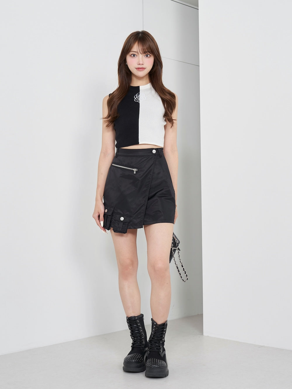 モデル:163cm(着用サイズ:FREE 着用カラー:BLK)