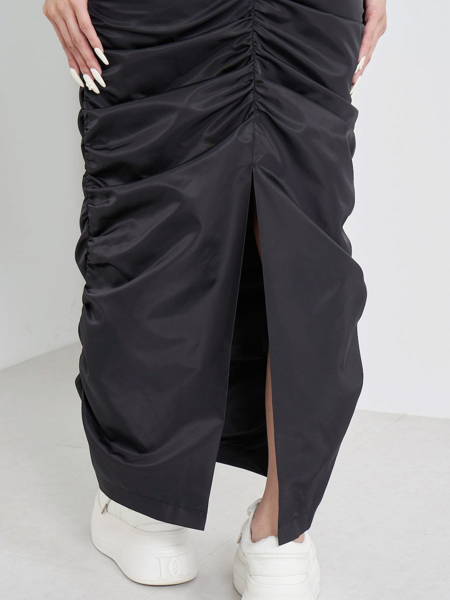 モデル:163cm(着用サイズ:FREE 着用カラー:BLK)
