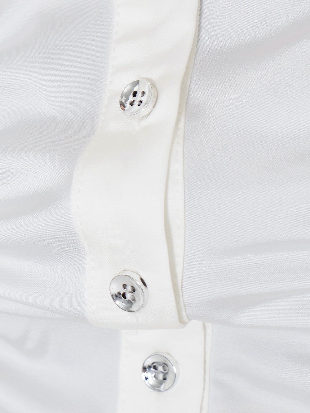 モデル:163cm(着用サイズ:FREE 着用カラー:WHT)