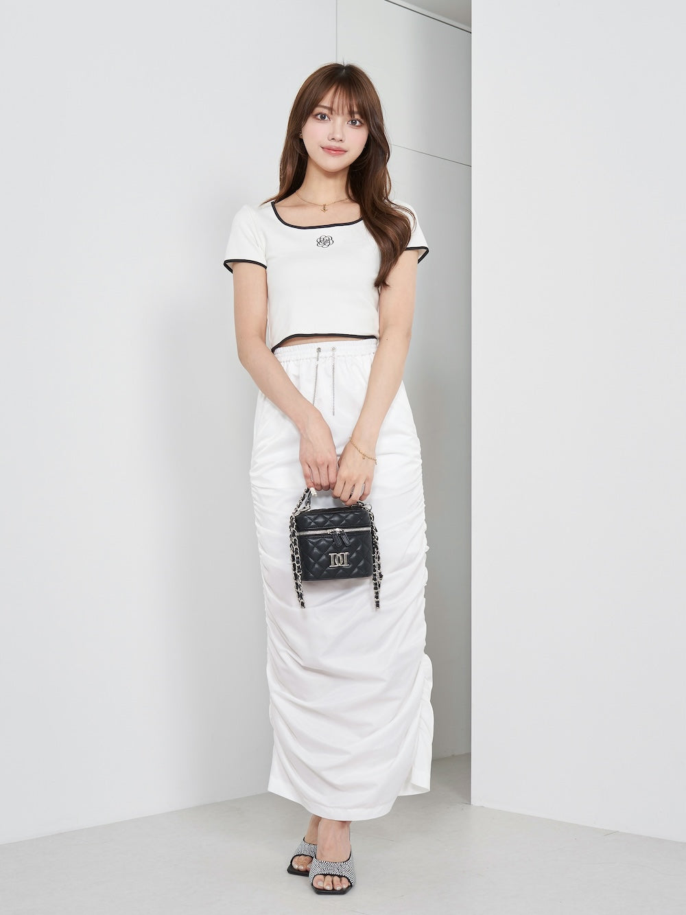 モデル:163cm(着用サイズ:FREE 着用カラー:WHT)