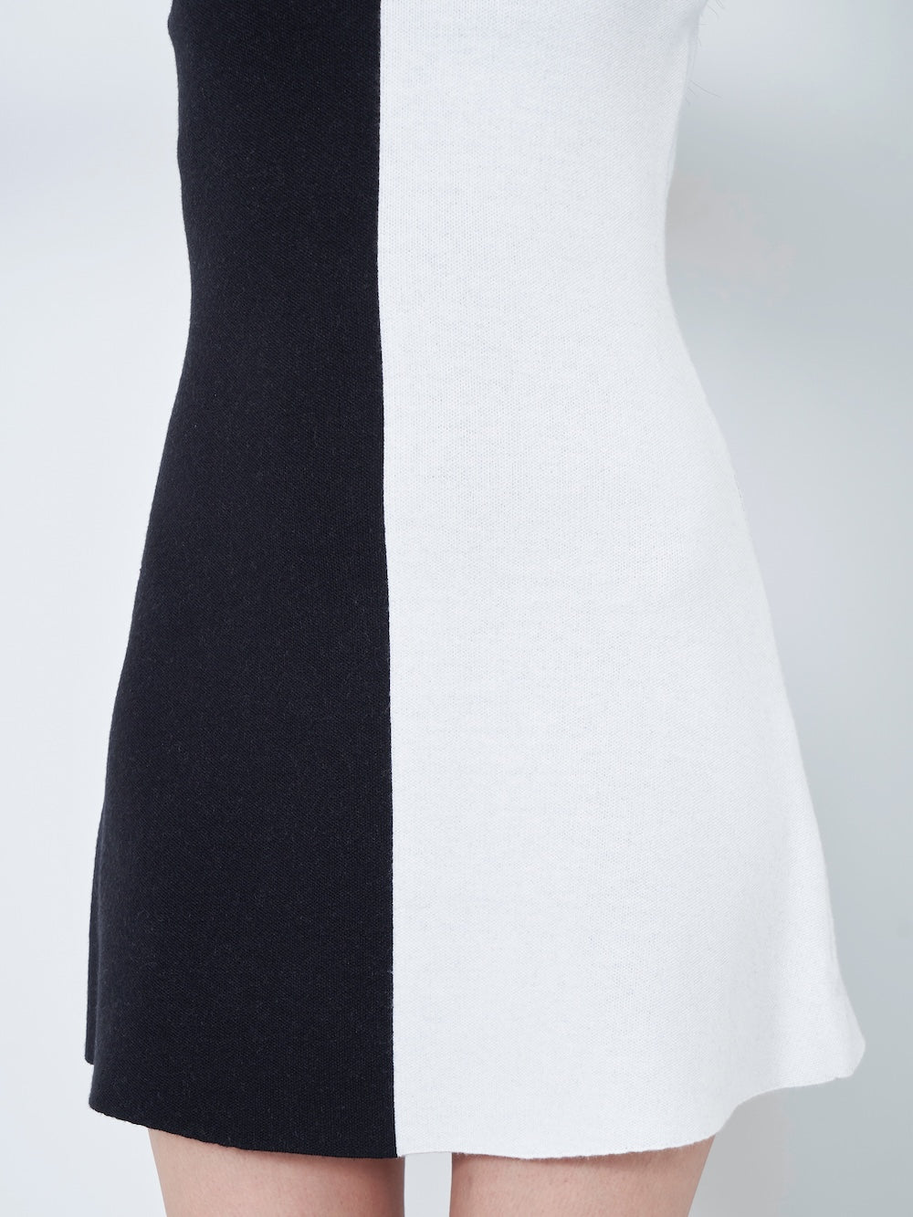モデル:163cm(着用サイズ:FREE 着用カラー:BLK)