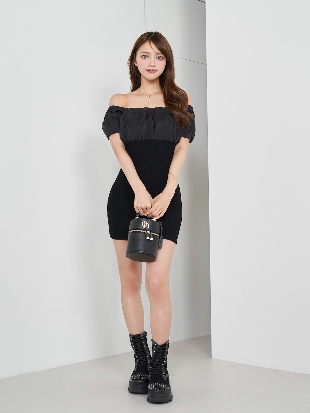 モデル:163cm(着用サイズ:FREE 着用カラー:BLK)
