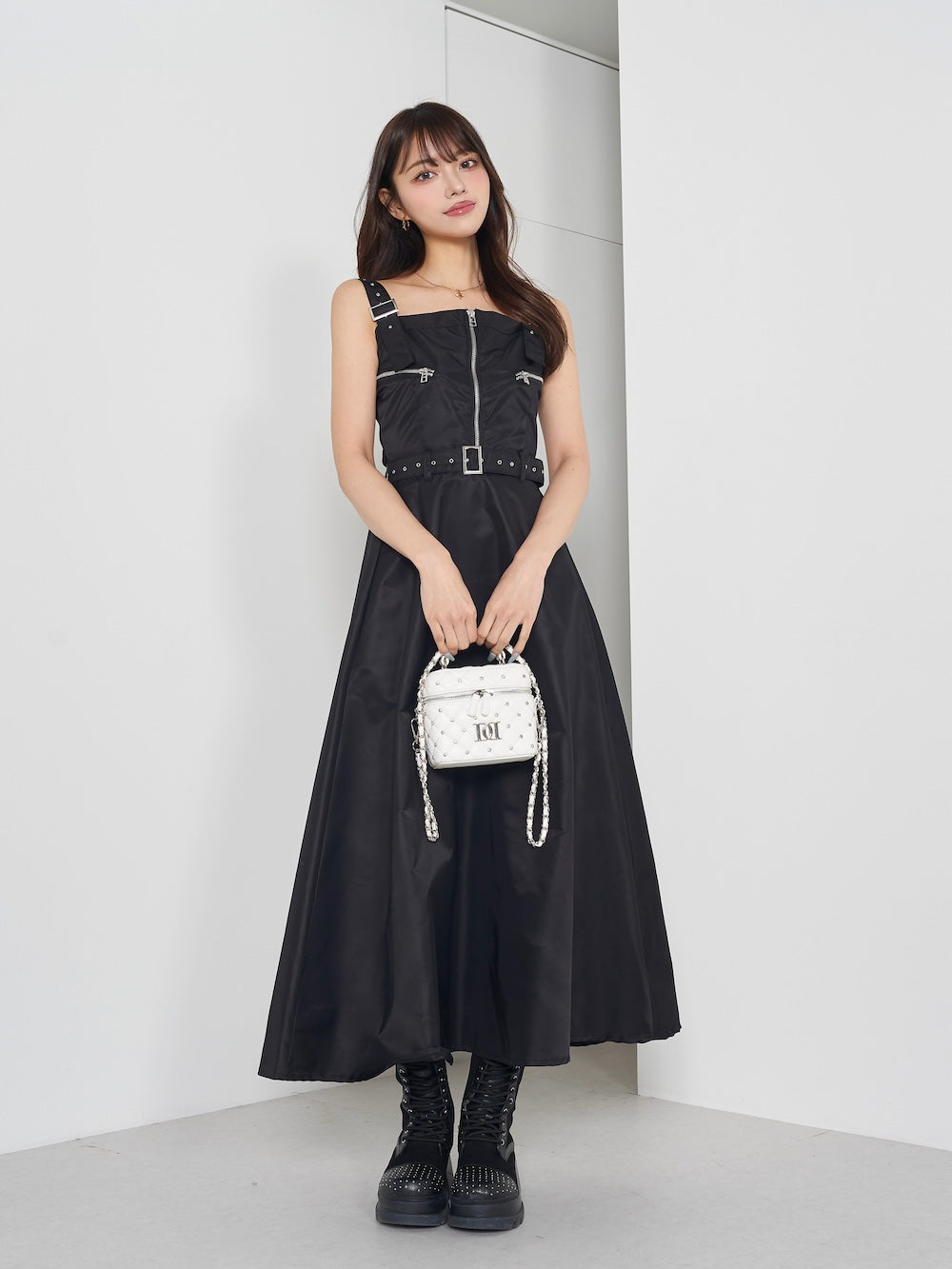モデル:163cm(着用サイズ:FREE 着用カラー:BLK)