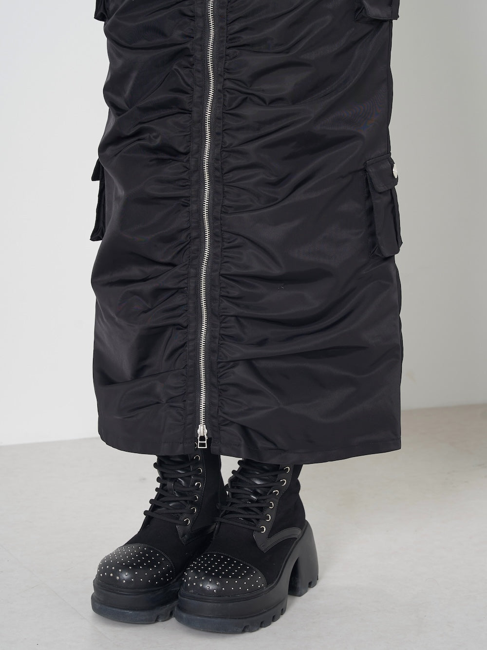 モデル:163cm(着用サイズ:FREE 着用カラー:BLK)