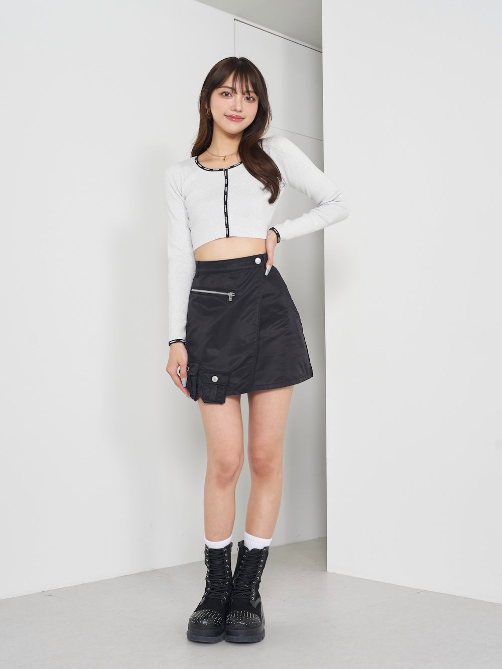 モデル:163cm(着用サイズ:FREE 着用カラー:BLK)