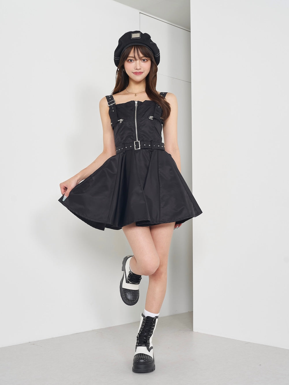 モデル:163cm(着用サイズ:FREE 着用カラー:BLK)