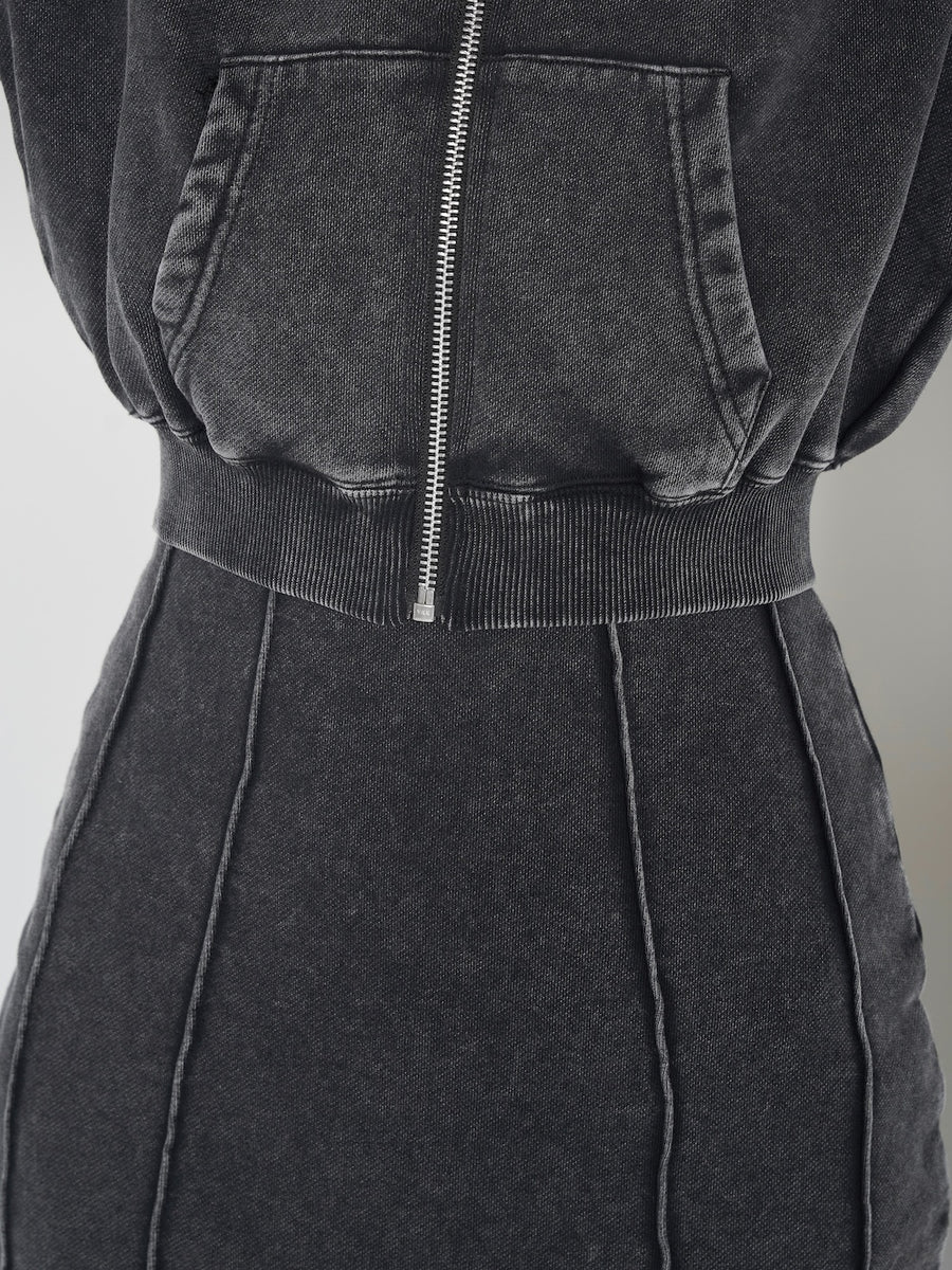 モデル:163cm(着用サイズ:FREE 着用カラー:BLK)