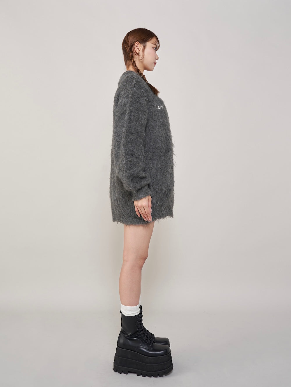 モデル:163cm(着用サイズ:FREE 着用カラー:GRY)