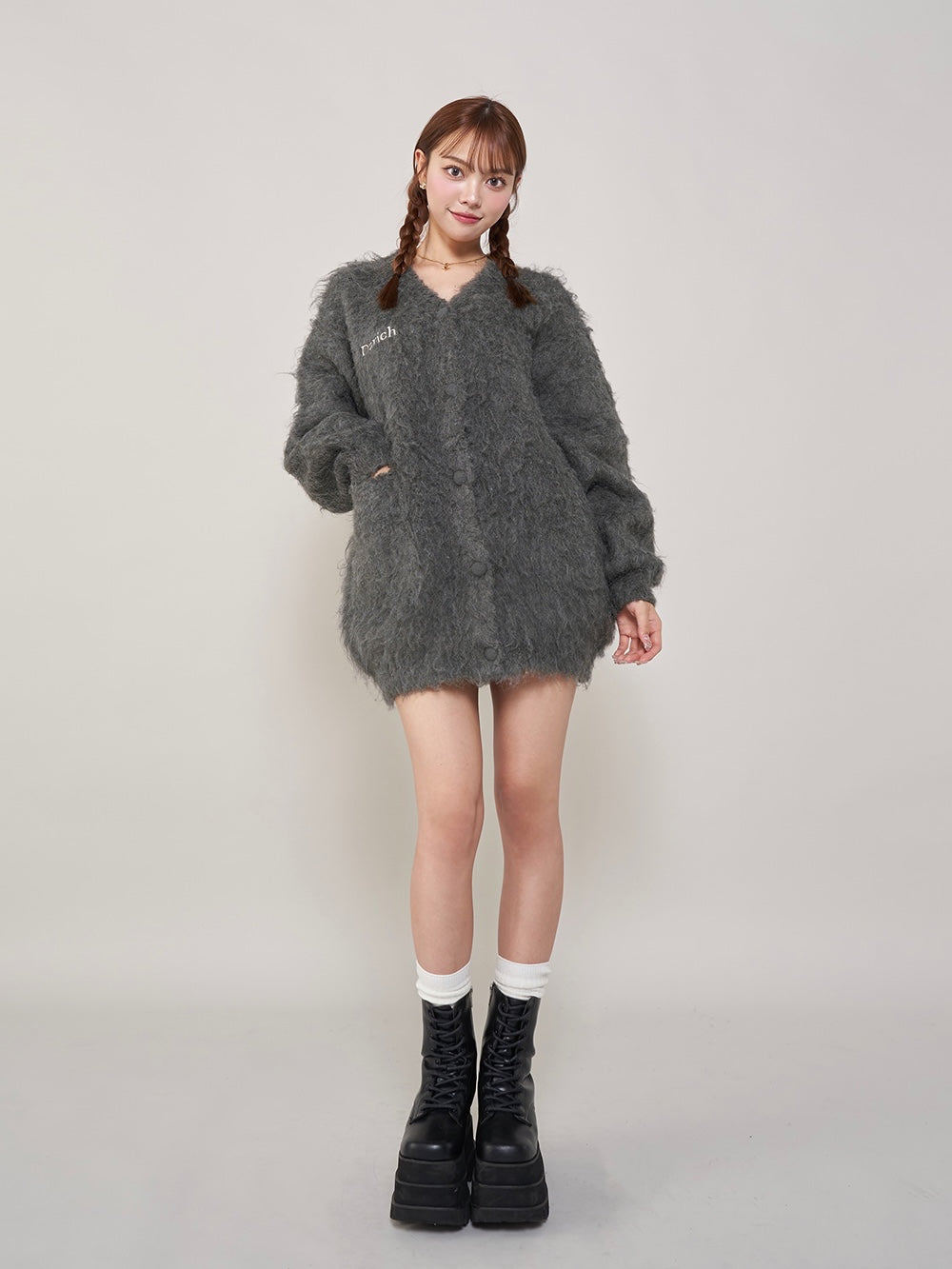 モデル:163cm(着用サイズ:FREE 着用カラー:GRY)