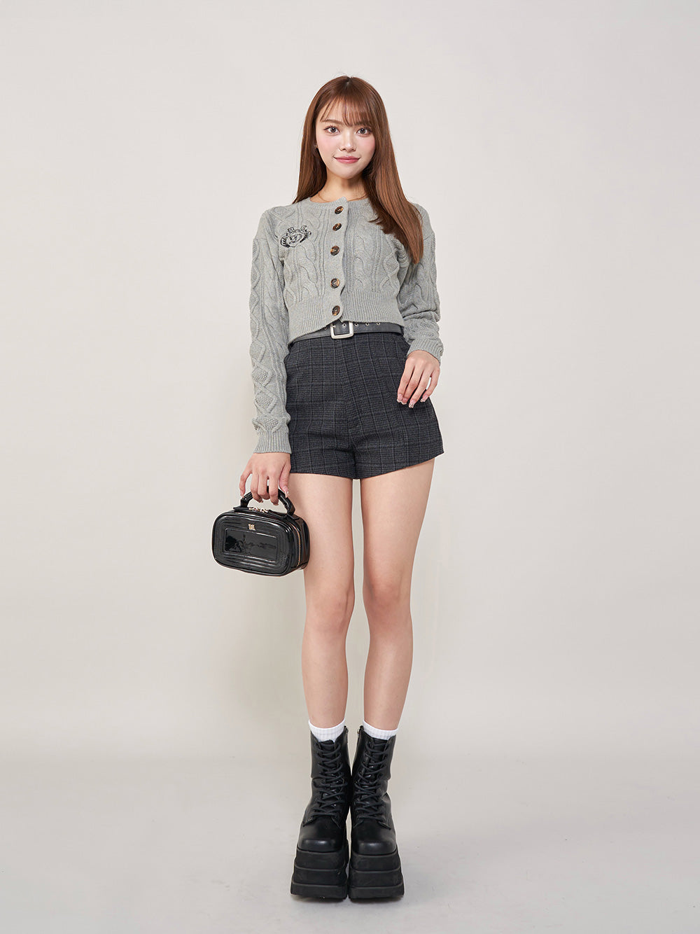 モデル:163cm(着用サイズ:FREE 着用カラー:GRY)