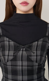 モデル:163cm(着用サイズ:FREE 着用カラー:BLK)