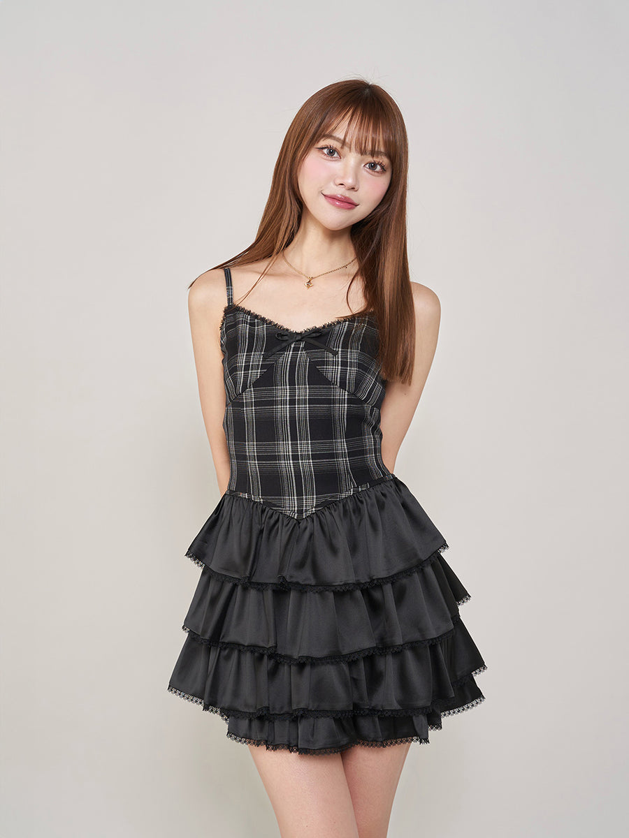 モデル:163cm(着用サイズ:FREE 着用カラー:BLK)