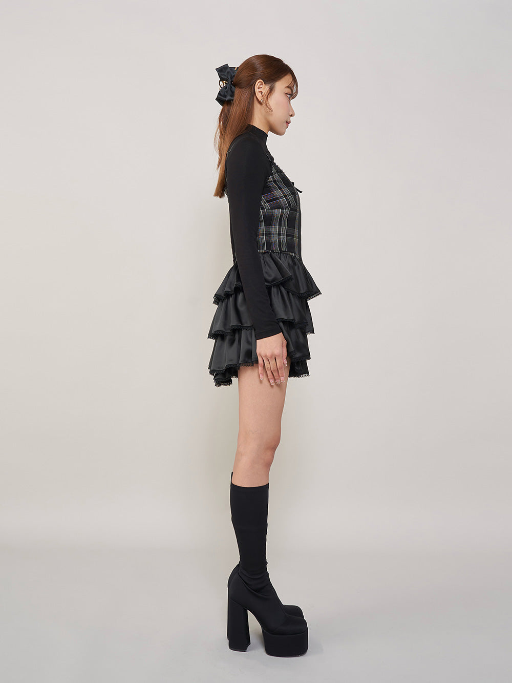 モデル:163cm(着用サイズ:FREE 着用カラー:BLK)