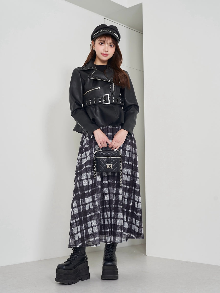 モデル:163cm(着用サイズ:FREE 着用カラー:BLK)