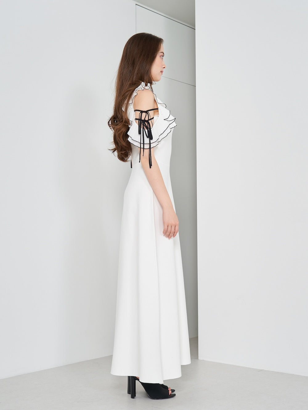 モデル:165cm(着用サイズ:FREE 着用カラー:IVO)