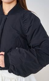 モデル:163cm(着用サイズ:FREE 着用カラー:BLK)