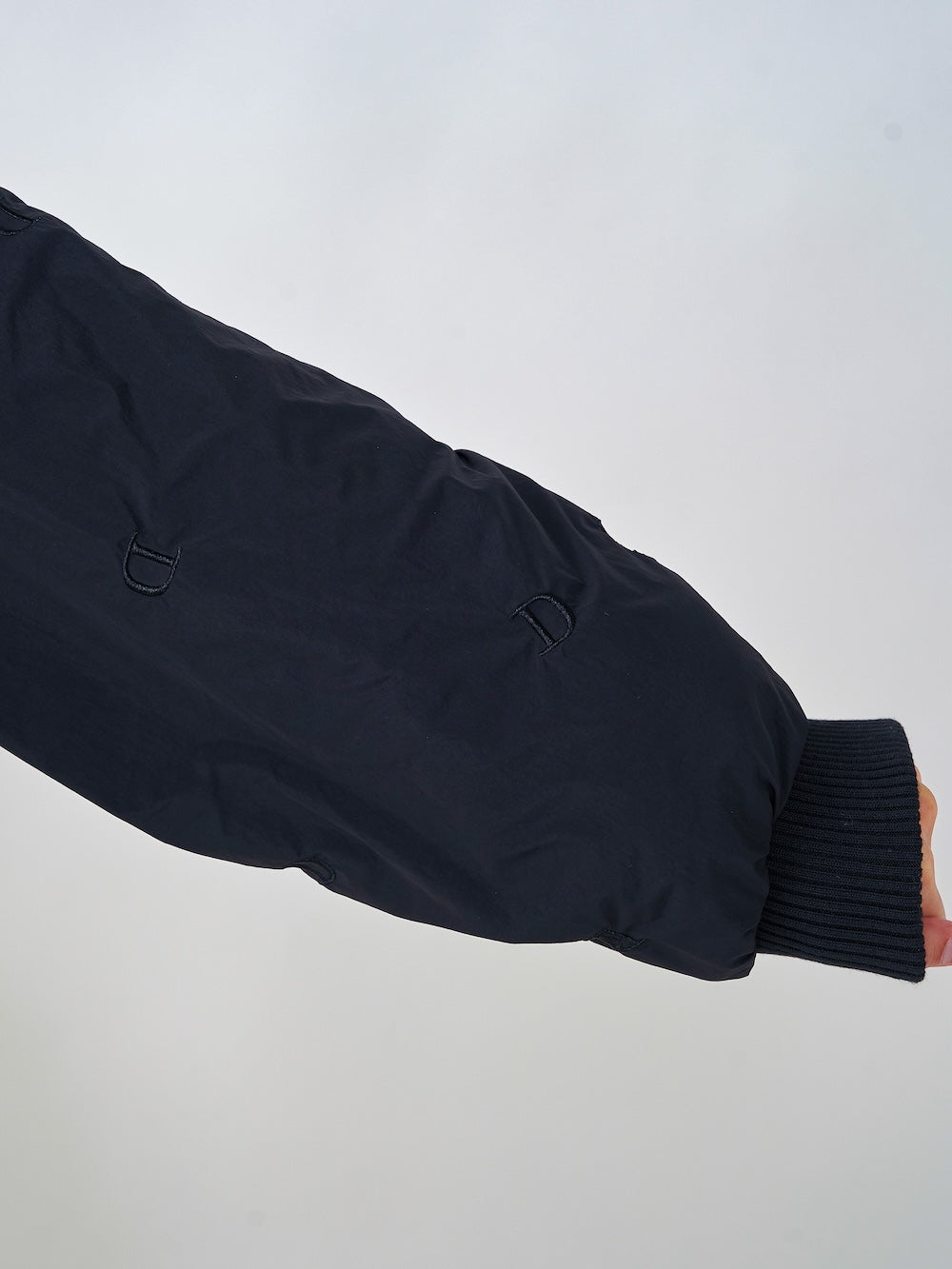 モデル:163cm(着用サイズ:FREE 着用カラー:BLK)