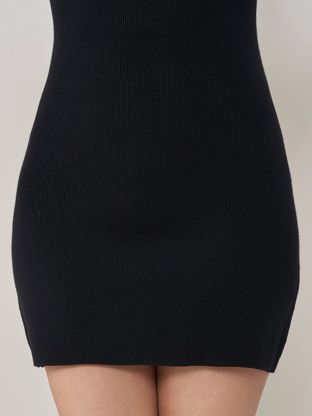モデル:163cm(着用サイズ:FREE 着用カラー:BLK)