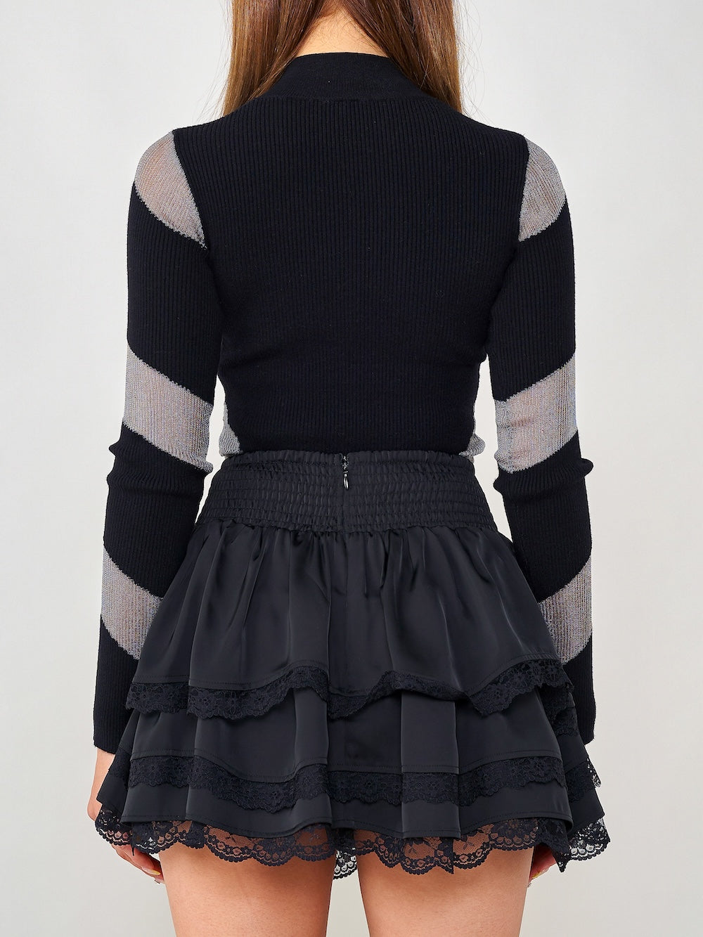 モデル:163cm(着用サイズ:FREE 着用カラー:BLK)