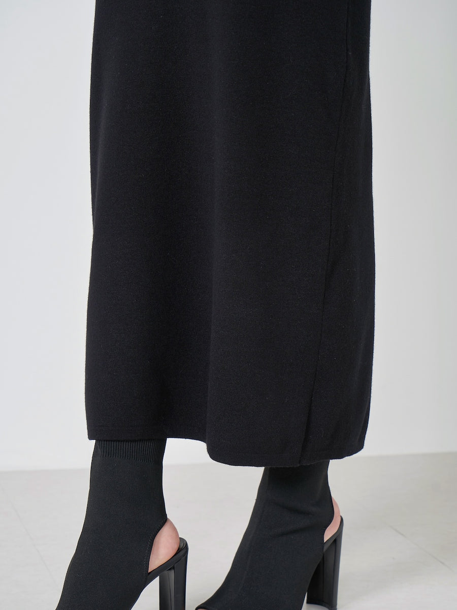 モデル:163cm(着用サイズ:FREE 着用カラー:BLK)