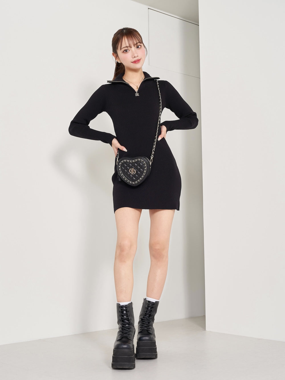 モデル:163cm(着用サイズ:FREE 着用カラー:BLK)