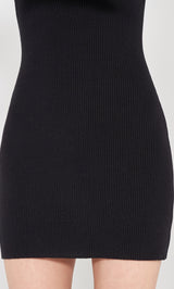 モデル:163cm(着用サイズ:FREE 着用カラー:BLK)
