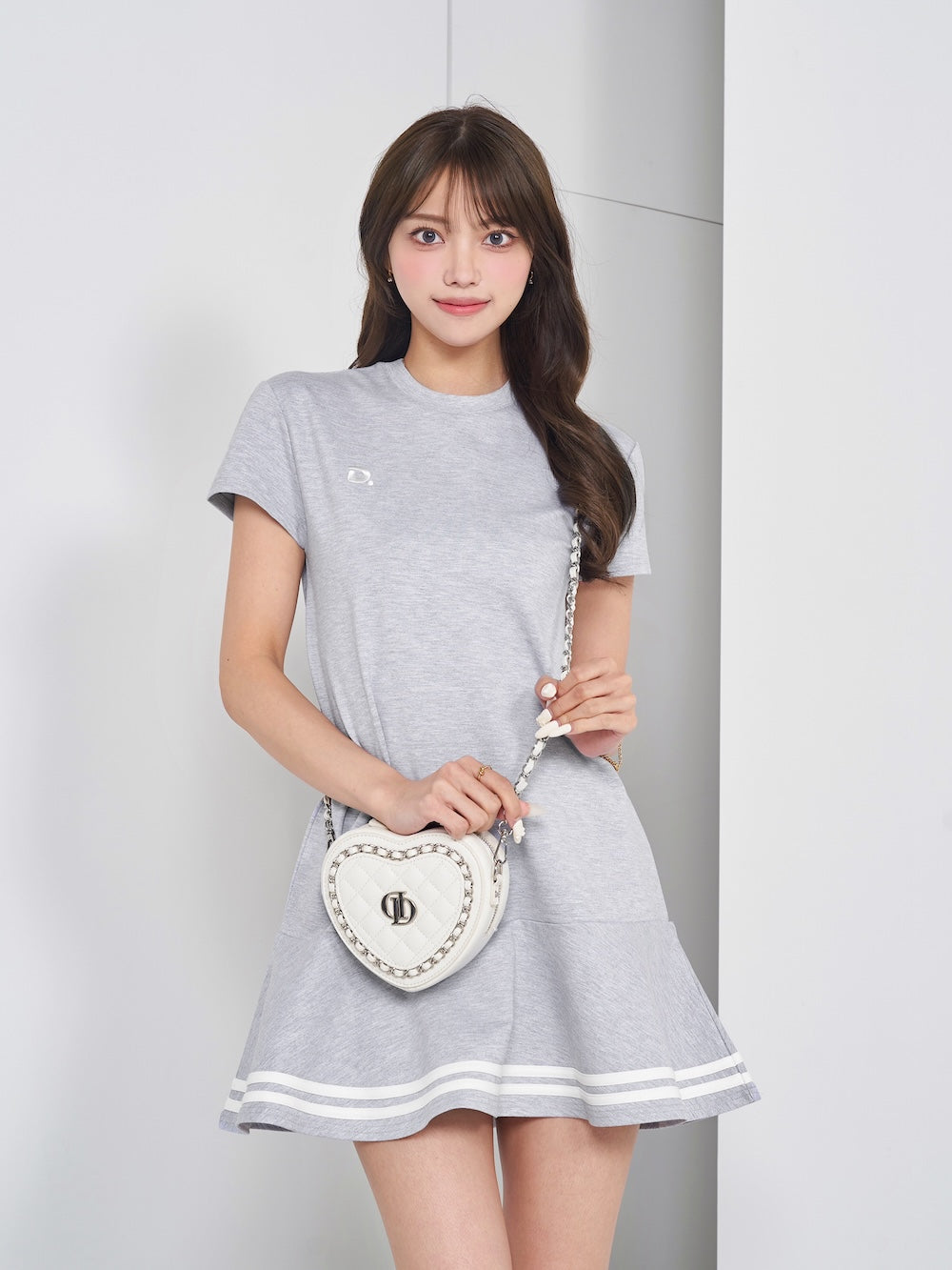 モデル:163cm(着用サイズ:FREE 着用カラー:GRY)