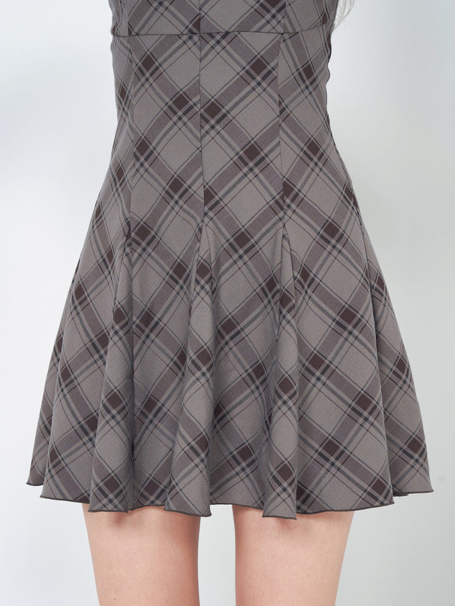 モデル:163cm(着用サイズ:FREE 着用カラー:GRY)