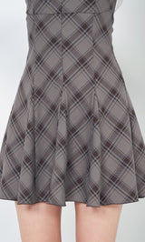 モデル:163cm(着用サイズ:FREE 着用カラー:GRY)