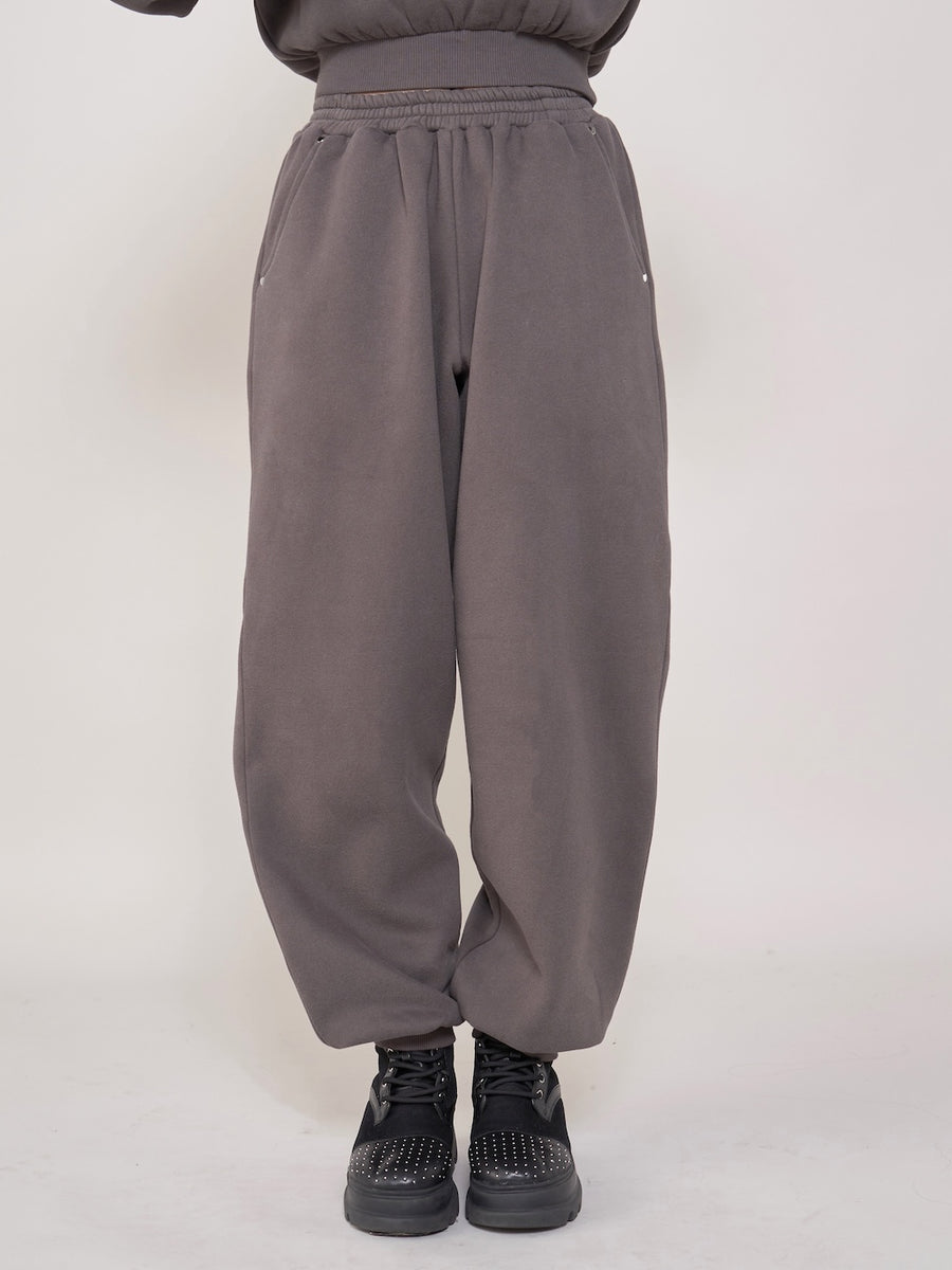 モデル:163cm(着用サイズ:FREE 着用カラー:C-GRY)