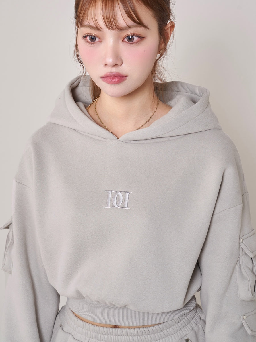 モデル:163cm(着用サイズ:FREE 着用カラー:GRY)
