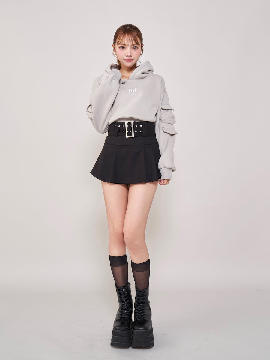 モデル:163cm(着用サイズ:FREE 着用カラー:GRY)