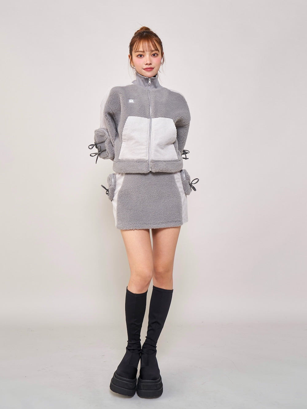 モデル:163cm(着用サイズ:FREE 着用カラー:GRY)