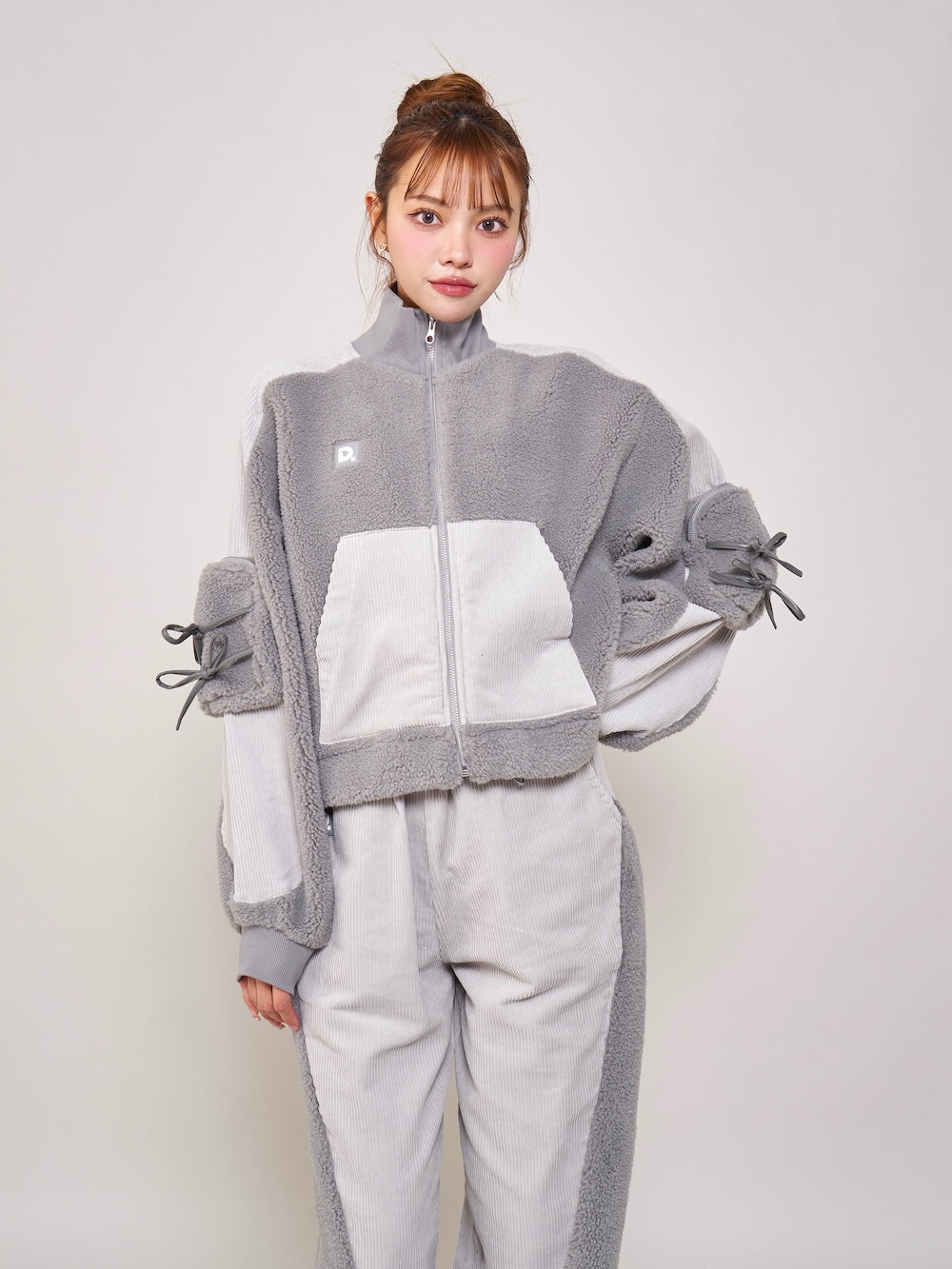 モデル:163cm(着用サイズ:FREE 着用カラー:GRY)