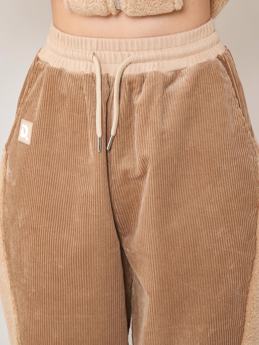 モデル:163cm(着用サイズ:FREE 着用カラー:BEG)
