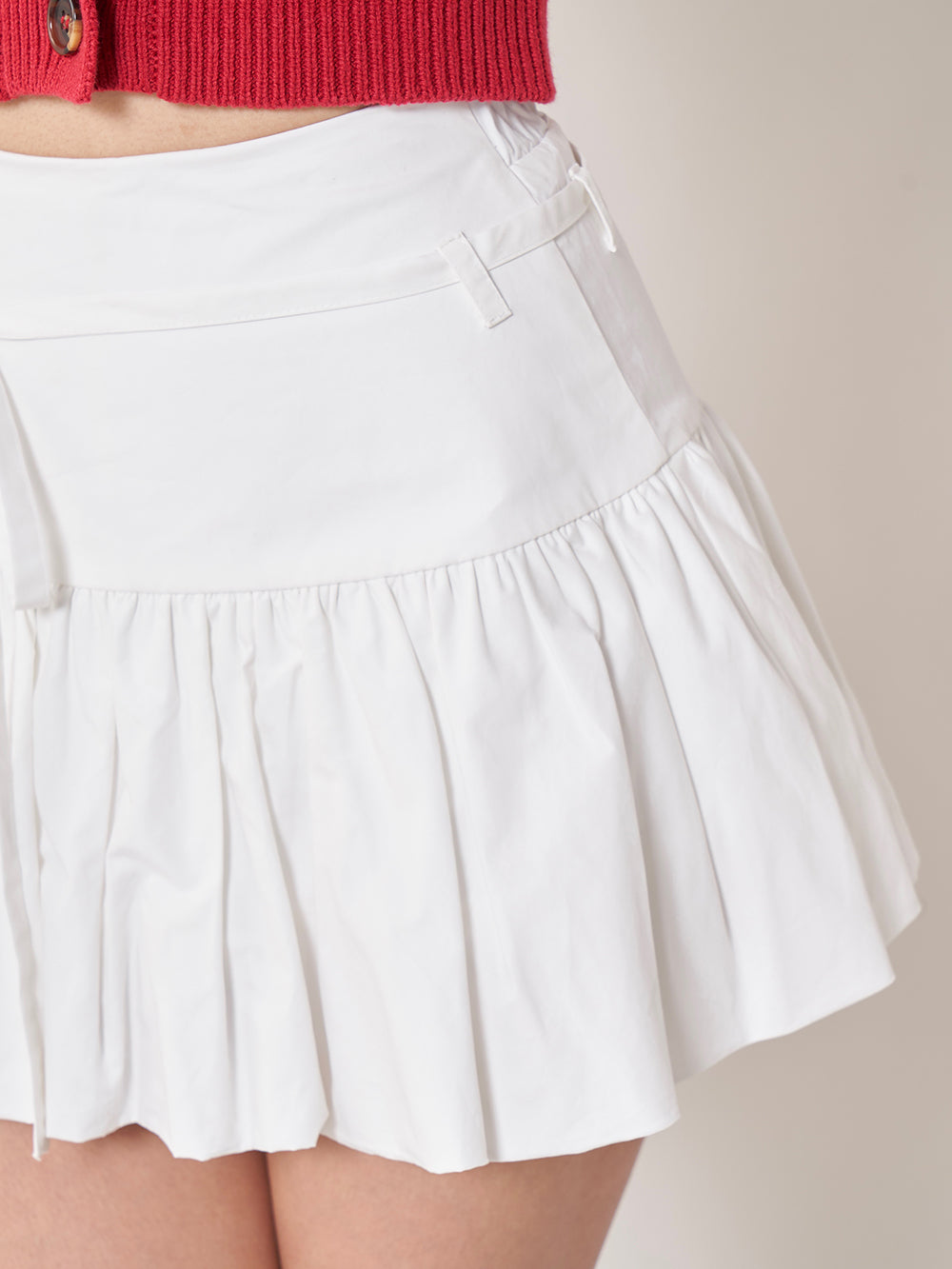 モデル:163cm(着用サイズ:FREE 着用カラー:WHT)