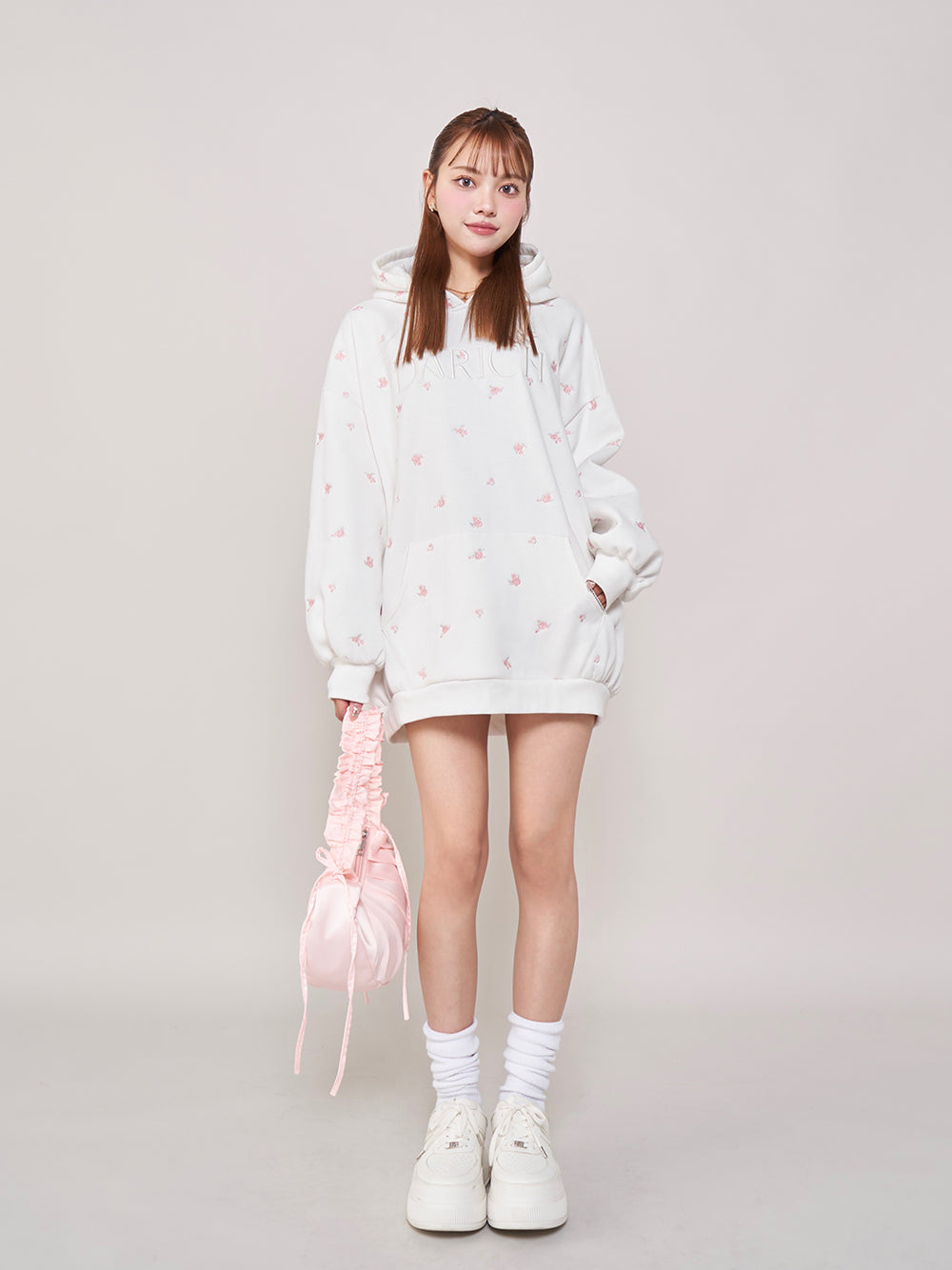 モデル:163cm(着用サイズ:FREE 着用カラー:WHT)